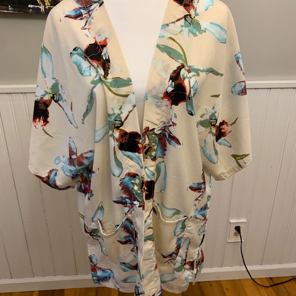 Cejon Accessories - GUC floral print kimono - size OS